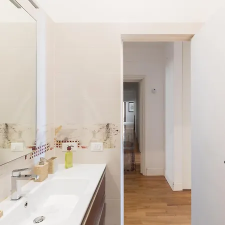 Iflat Timeless Elegance In The Center Of Apartment