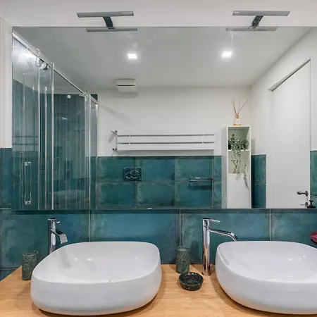 Iflat Timeless Elegance In The Center Of Apartment *