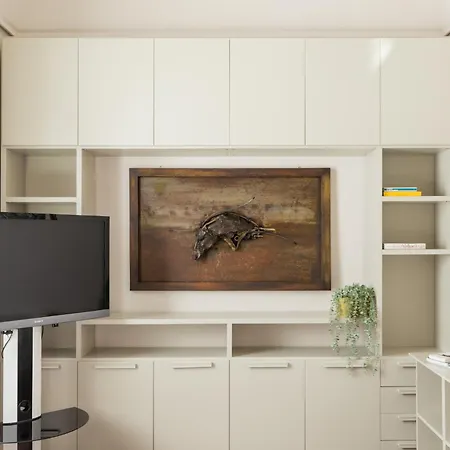 Iflat Timeless Elegance In The Center Of Apartment *